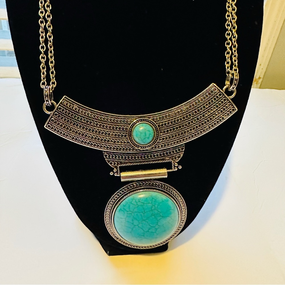 "LASTING EMPRESS-IONS" TURQUOISE NECKLACE WITH EARRINGS SET. New with tag